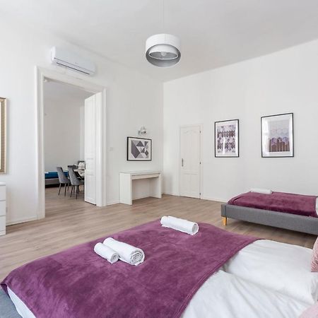Exclusive Downtown Apartment In The Heart Of Budapest Eksteriør bilde