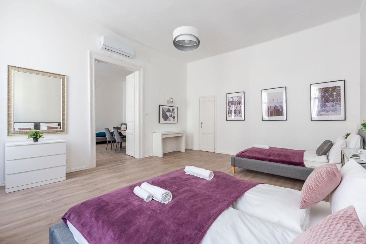 Exclusive Downtown Apartment In The Heart Of Budapest Eksteriør bilde