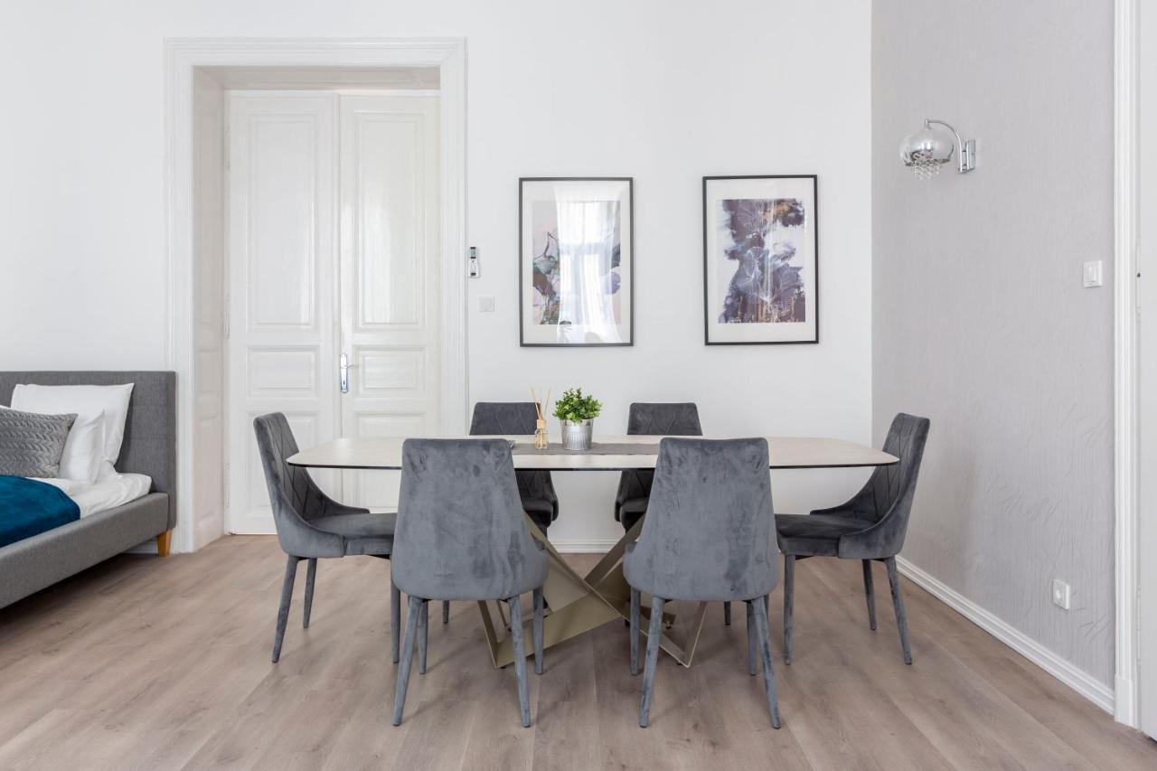 Exclusive Downtown Apartment In The Heart Of Budapest Eksteriør bilde