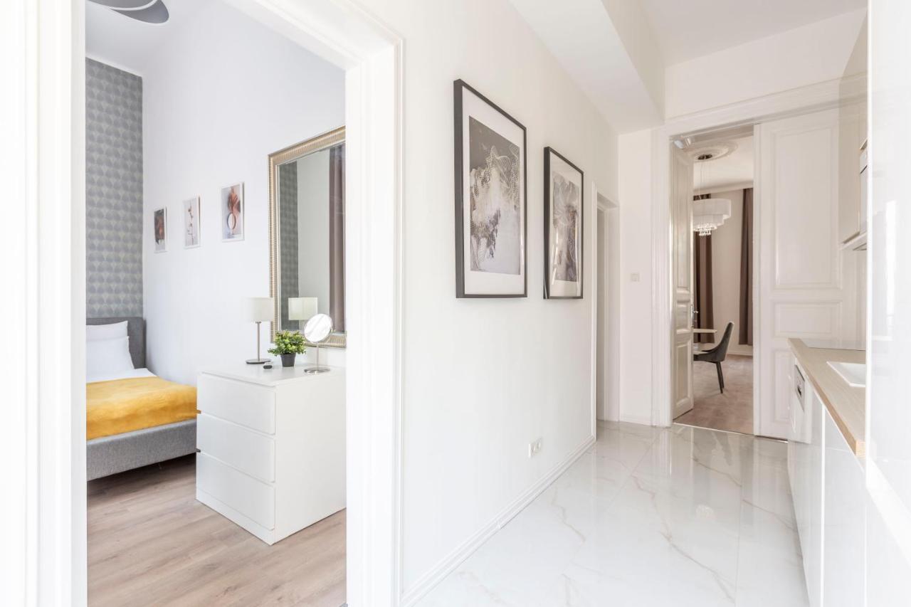 Exclusive Downtown Apartment In The Heart Of Budapest Eksteriør bilde