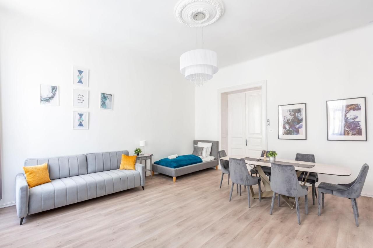 Exclusive Downtown Apartment In The Heart Of Budapest Eksteriør bilde